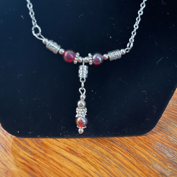 Earrings and necklace - Picture 4 of 5